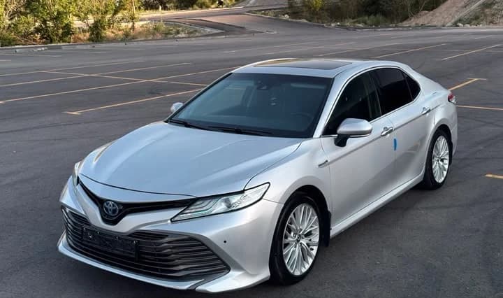 Toyota Camry Hybrid 2019 — аренда в Бишкеке, фото 1